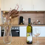 Bg Living & Hosting - Grosszuegiges An Der Mosel In - Lage - Bis 16 Personen, Parkplatz, Wlan & Netflix ترابن ترارباخ