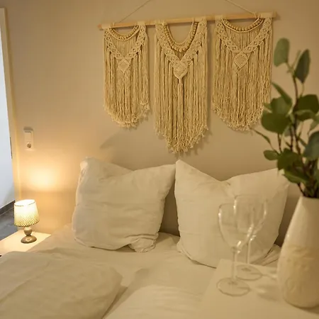 Casa de Férias Bg Living & Hosting - Grosszuegiges An Der Mosel In - Lage - Bis 16 Personen, Parkplatz, Wlan & Netflix Traben-Trarbach