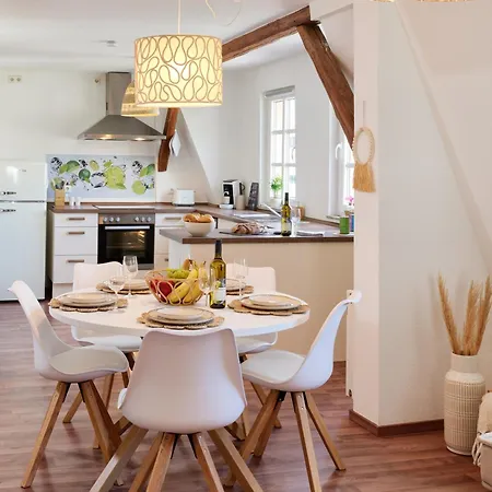 Bg Living & Hosting - Grosszuegiges An Der Mosel In - Lage - Bis 16 Personen, Parkplatz, Wlan & Netflix Vakantiehuis *