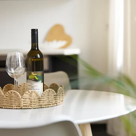 Bg Living & Hosting - Grosszuegiges An Der Mosel In - Lage - Bis 16 Personen, Parkplatz, Wlan & Netflix Vakantiehuis *