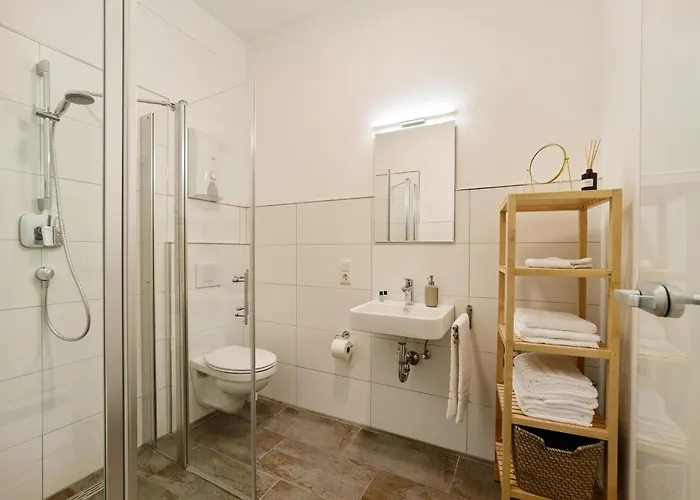 Bg Living & Hosting - Grosszuegiges An Der Mosel In - Lage - Bis 16 Personen, Parkplatz, Wlan & Netflix Casa de Férias Traben-Trarbach