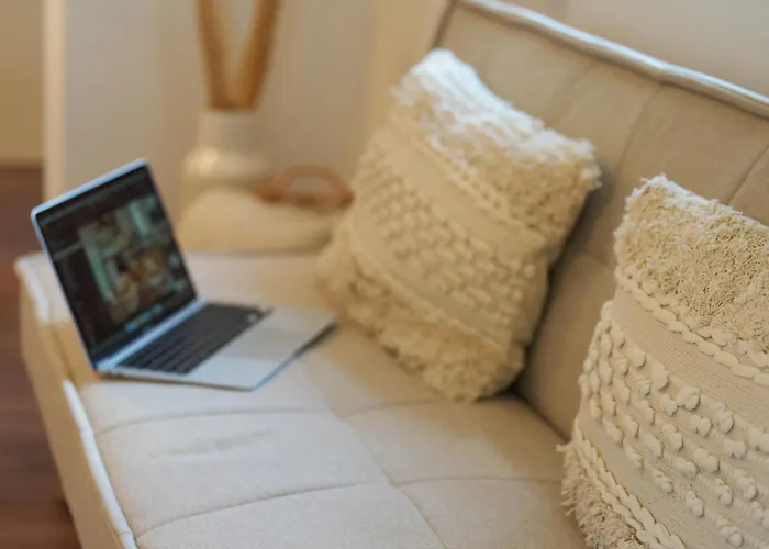 Bg Living & Hosting - Grosszuegiges An Der Mosel In - Lage - Bis 16 Personen, Parkplatz, Wlan & Netflix Casa de Férias