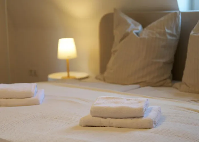 Casa de Férias Bg Living & Hosting - Grosszuegiges An Der Mosel In - Lage - Bis 16 Personen, Parkplatz, Wlan & Netflix