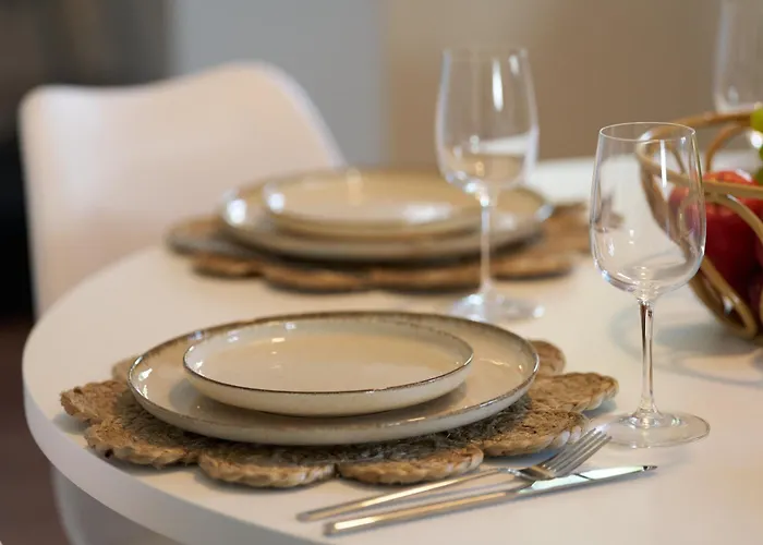 Bg Living & Hosting - Grosszuegiges An Der Mosel In - Lage - Bis 16 Personen, Parkplatz, Wlan & Netflix Casa de Férias Traben-Trarbach