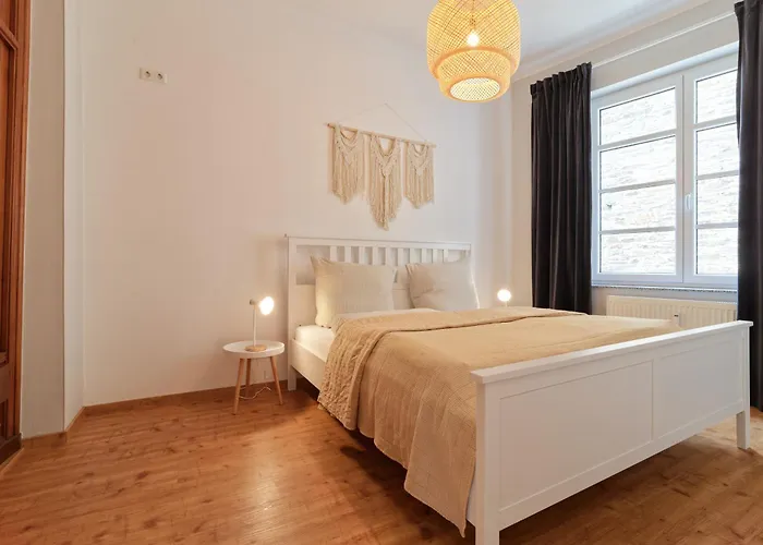 Bg Living & Hosting - Grosszuegiges An Der Mosel In - Lage - Bis 16 Personen, Parkplatz, Wlan & Netflix * Traben-Trarbach