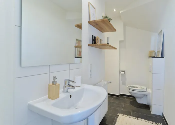 Bg Living & Hosting - Grosszuegiges An Der Mosel In - Lage - Bis 16 Personen, Parkplatz, Wlan & Netflix Traben-Trarbach