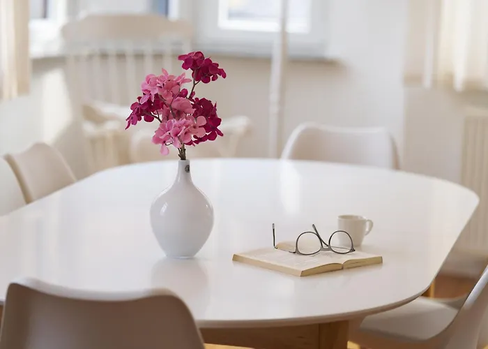 Bg Living & Hosting - Grosszuegiges An Der Mosel In - Lage - Bis 16 Personen, Parkplatz, Wlan & Netflix