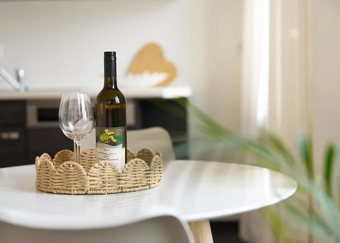 Bg Living & Hosting - Grosszuegiges An Der Mosel In - Lage - Bis 16 Personen, Parkplatz, Wlan & Netflix Casa de Férias *